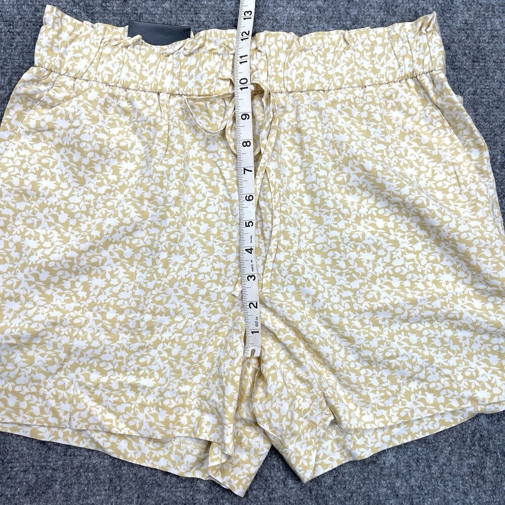 Banana Republic Shorts Size Medium Yellow Floral High Rise 4" Inseam NEW W Tags - Picture 9 of 10